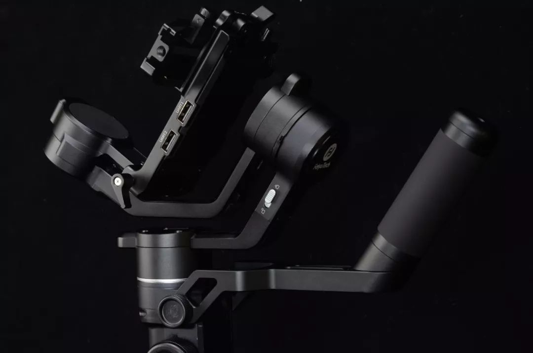 飞宇蝎子稳定器和大疆rsc2对比,飞宇的稳定器怎么样