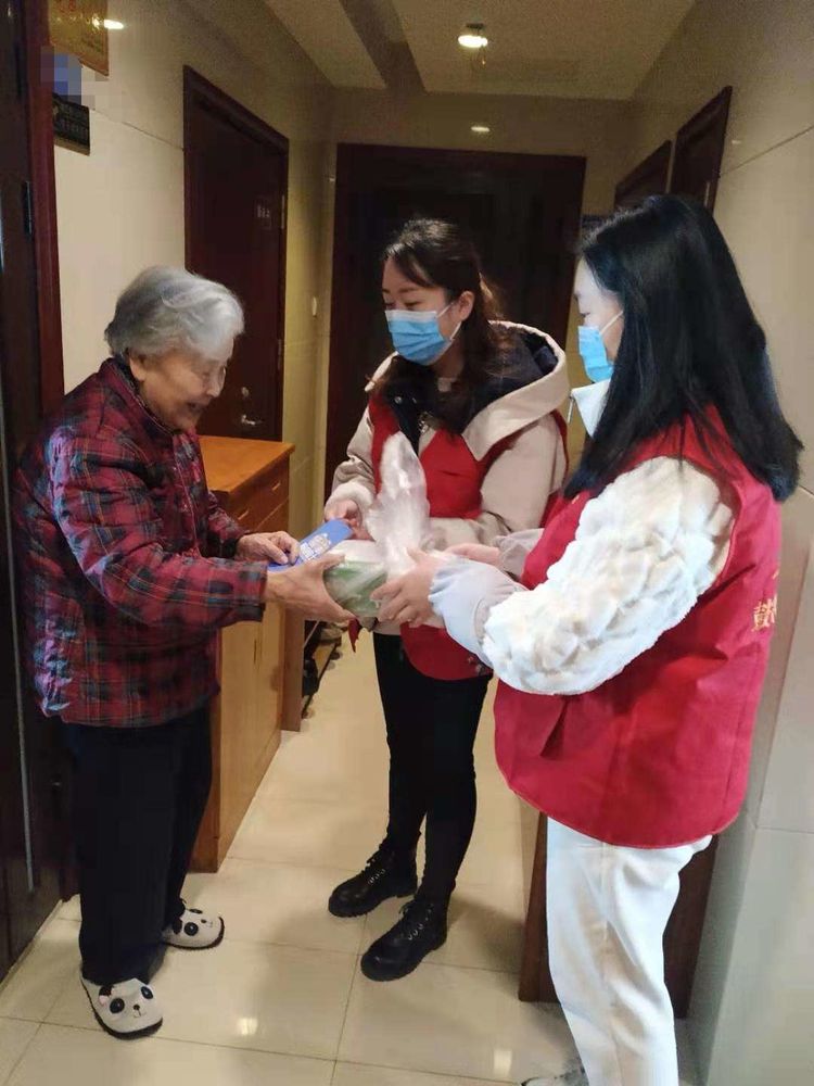 区街新闻|世茂滨江社区馨悦朗诵社成员把防疫知识制成音频发亲朋