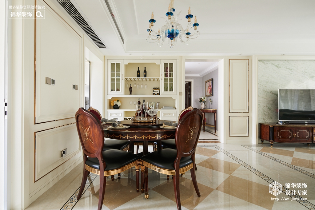 柠檬黄与宝石蓝点亮美式简奢空间,高级灰香槟金和麻白点缀