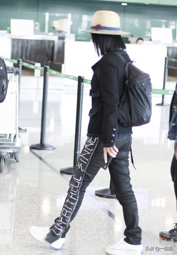 歌坛一姐那英一笑而过,那英歌坛一姐