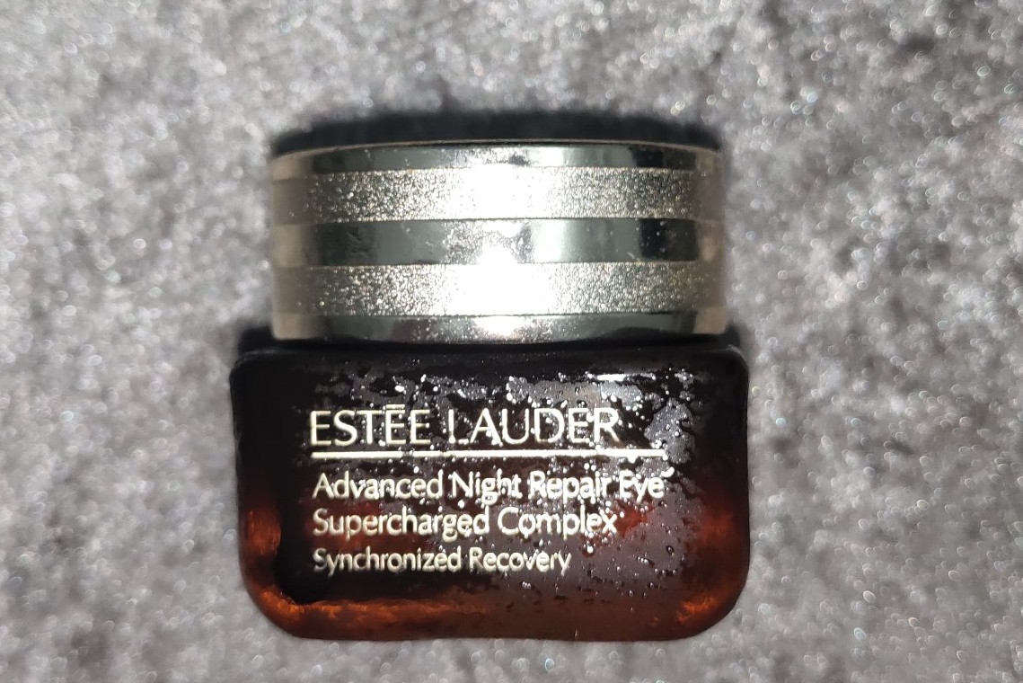 雅诗兰黛眼霜哪个去黑眼圈,雅诗兰黛眼霜哪款去黑眼圈最好