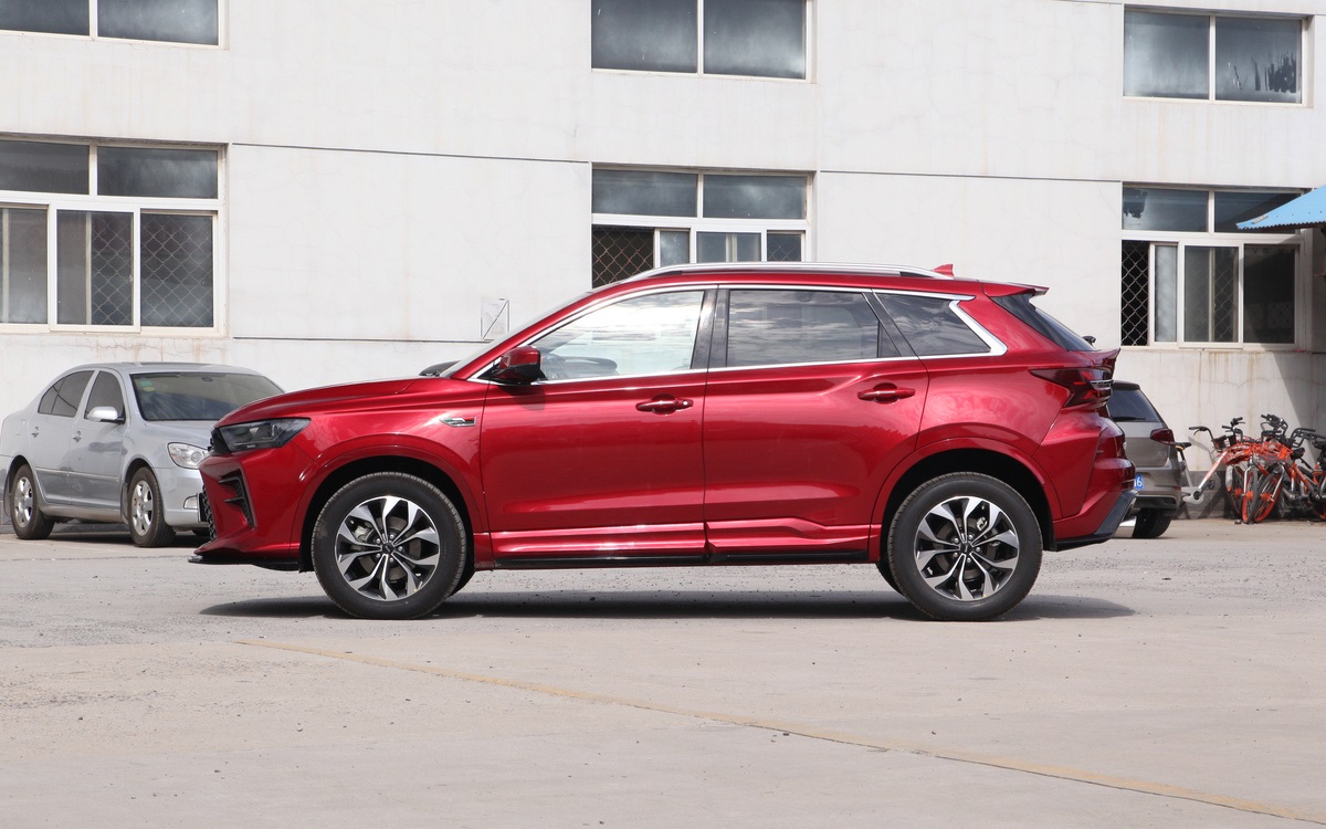 轴距2.7米的车,轴距2.65米以上的车