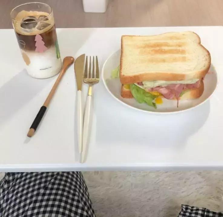 29岁女孩独居图片,29岁独居女孩的视频