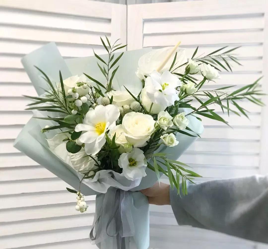 花材正确处理方式及日常养护,花材换水