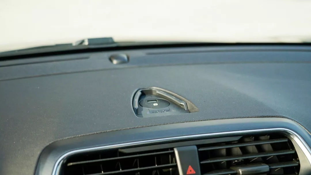 福特新款福睿斯实拍曝光颜值提升,长安福特福睿斯性能测试