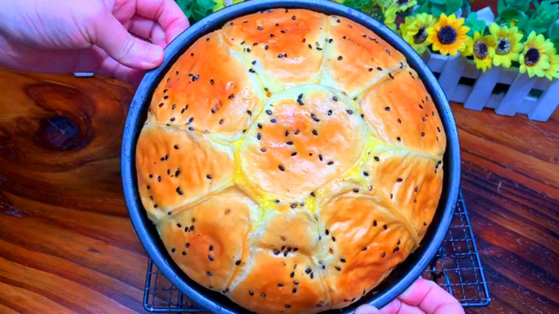 如何自制面包最简单的,用电饭煲做面包学生党不用蛋糕粉