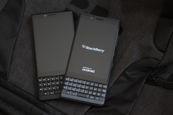 奥巴马用的黑莓手机还是一加手机,奥巴马的黑莓手机价格