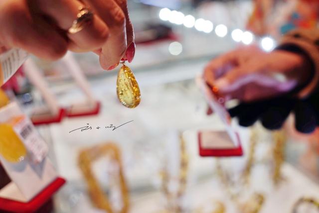 为什么中国人疯狂买俄罗斯货,中国游客去俄罗斯消费