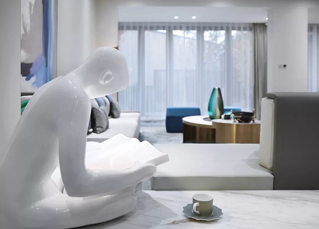 背靠北京西山龙脉的别墅室内装修是普通人难以企及的大气奢华