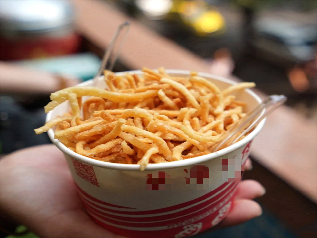 重庆临江门附近老奶奶的糯米团,老传统的糯米甜团