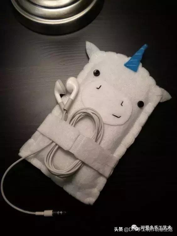 耳塞线跟充电线怎么接,耳机充电线收纳小妙招