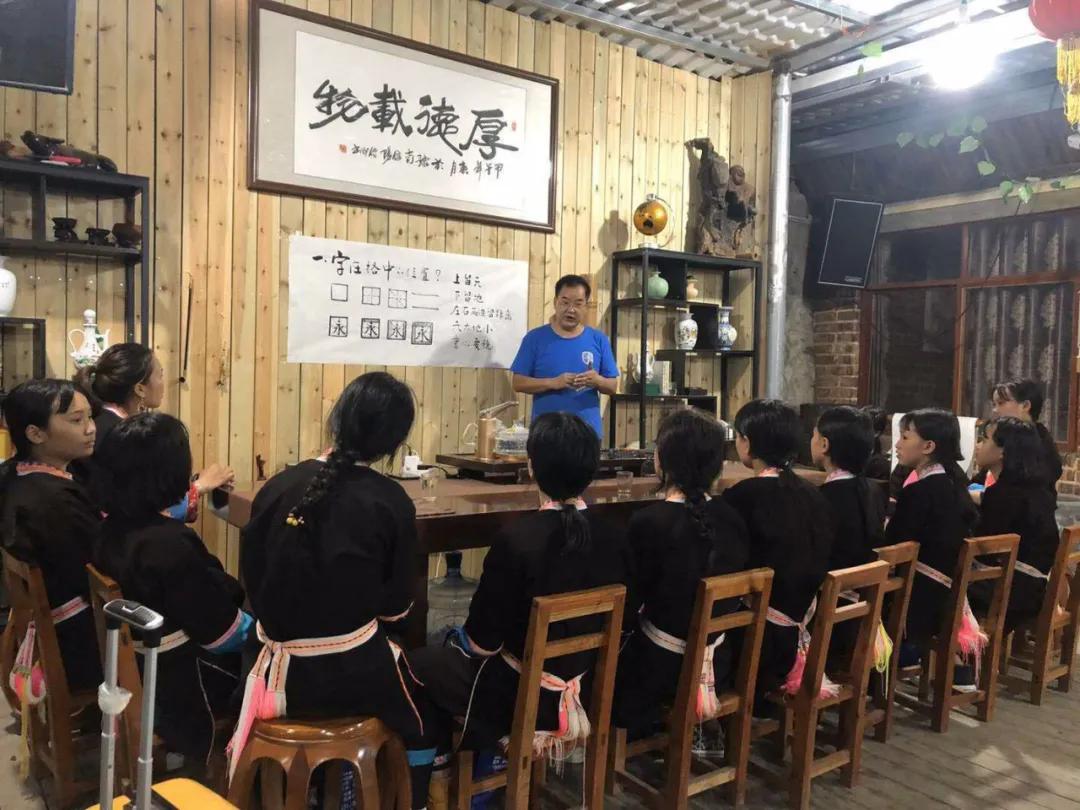 这帮人五一用爱心启航，一起为广西凌云大山的孩子点燃艺术之梦！