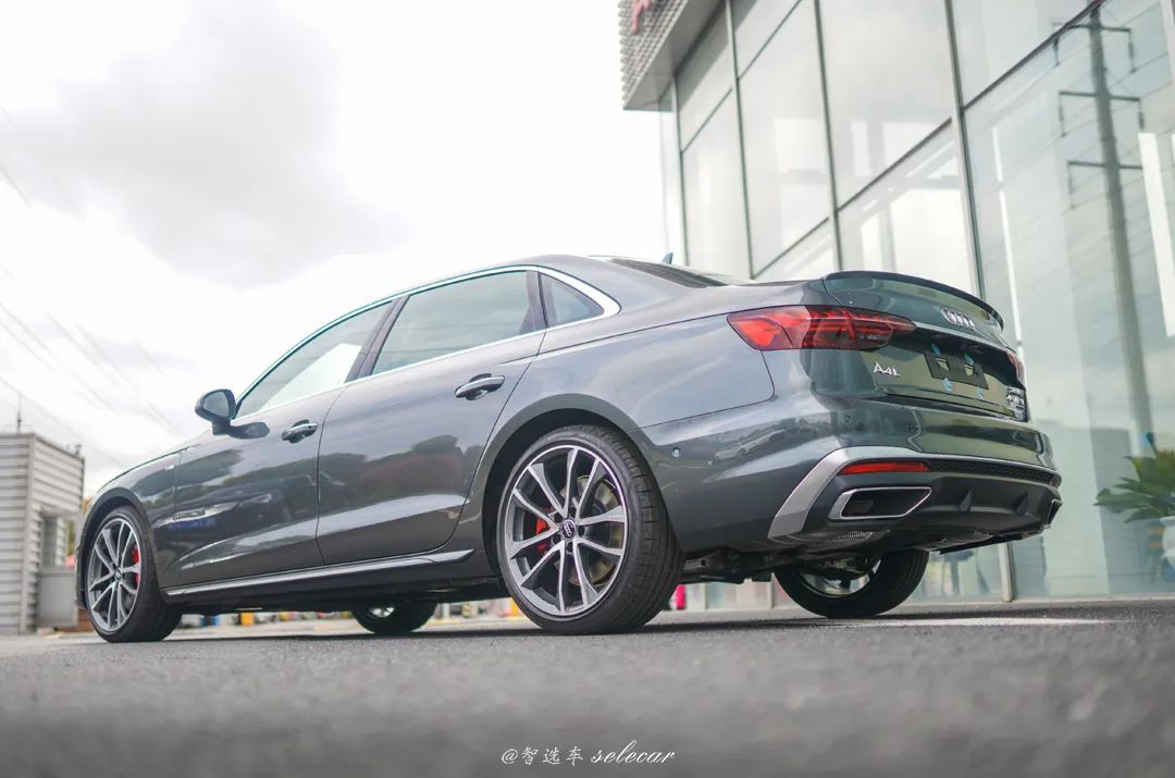 全方位升级的全新奥迪a4l上市,售价超40万2019款奥迪a4l顶配概览