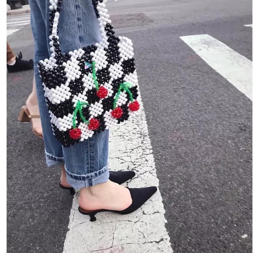 2020冬天流行什么包包款式,今年流行的串珠包