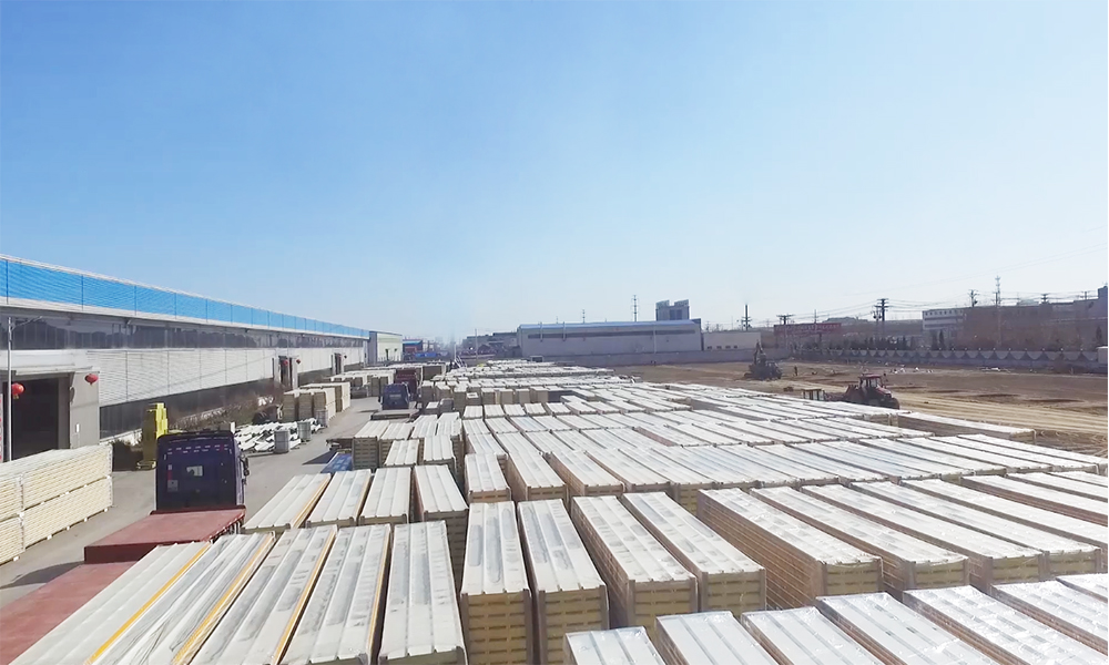 聚氨酯绝热夹芯板厂家供货,全新聚氨酯夹芯板厂家直销