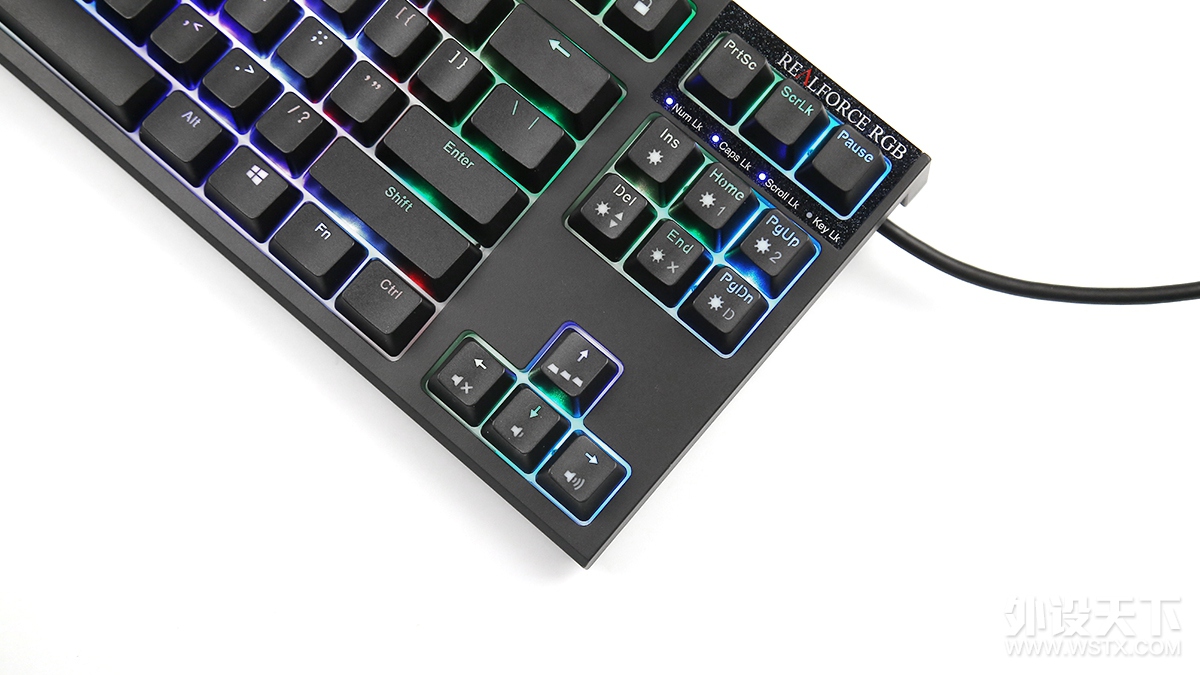 炫彩键盘和rgb键盘 (cherry键盘和静电容键盘哪个好)