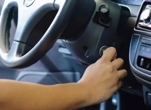 气温太低车打不着怎么办,气温低车子打不着火怎么办