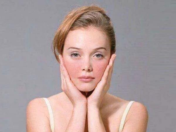 用化妆品一星期过敏,抹化妆品过敏怎么办