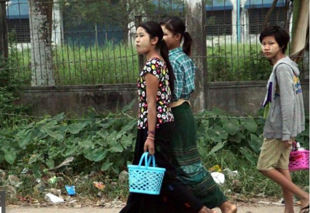 缅甸进入中国边境的姑娘,中缅边境缅甸人做生意