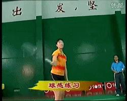 打羽毛球总是打到拍框怎么办,打羽毛球怎么打才能更不容易翘边