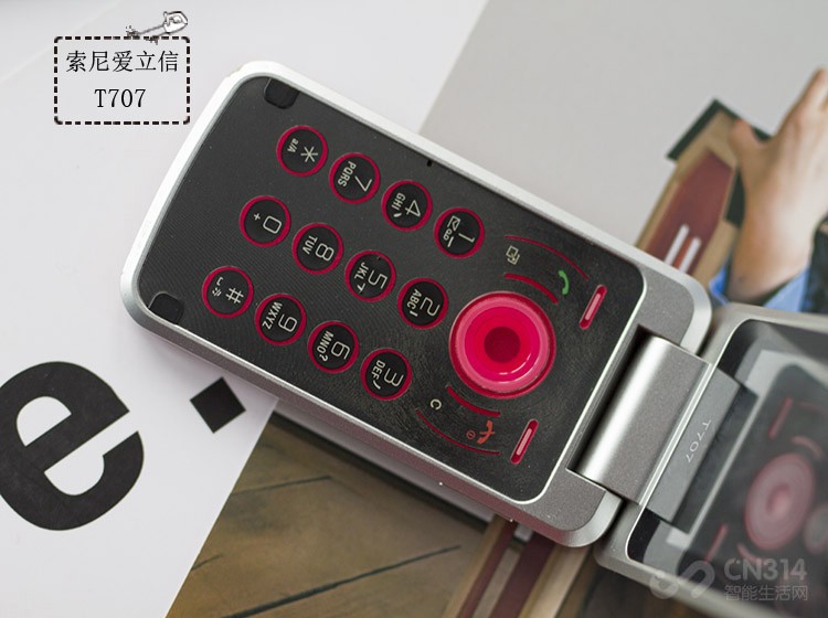 motorazr四代,motorazr2019翻盖折叠屏