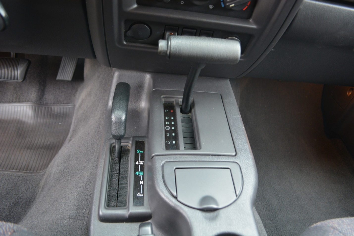 最后一代大切诺基3.6,最后一代切诺基2700