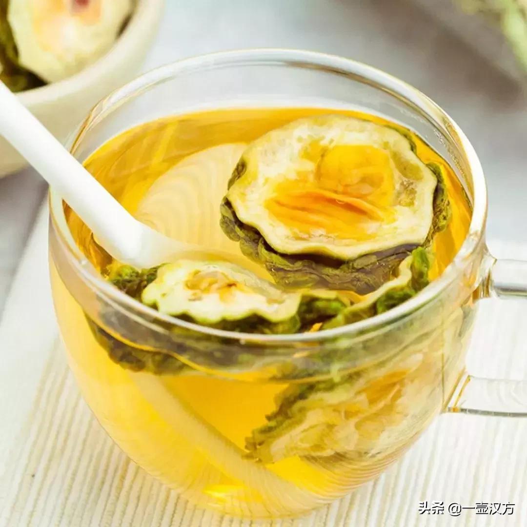 今日端午，吃粽子、插艾条、赛龙舟、佩香囊，端午过后，注意养生