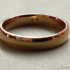 46岁袁立晒自拍打扮似贵妇,袁立蕾丝裙