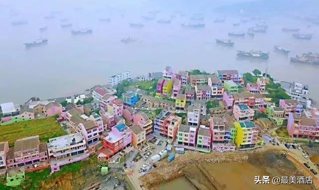 这对夫妻把渔民都嫌弃的破旧石头房，改成3个超美的民宿，美爆了