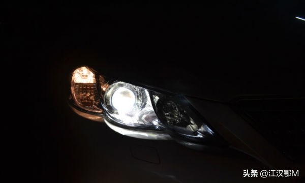 汽车大灯变黄怎么清洗,大灯变黄清洗小妙招