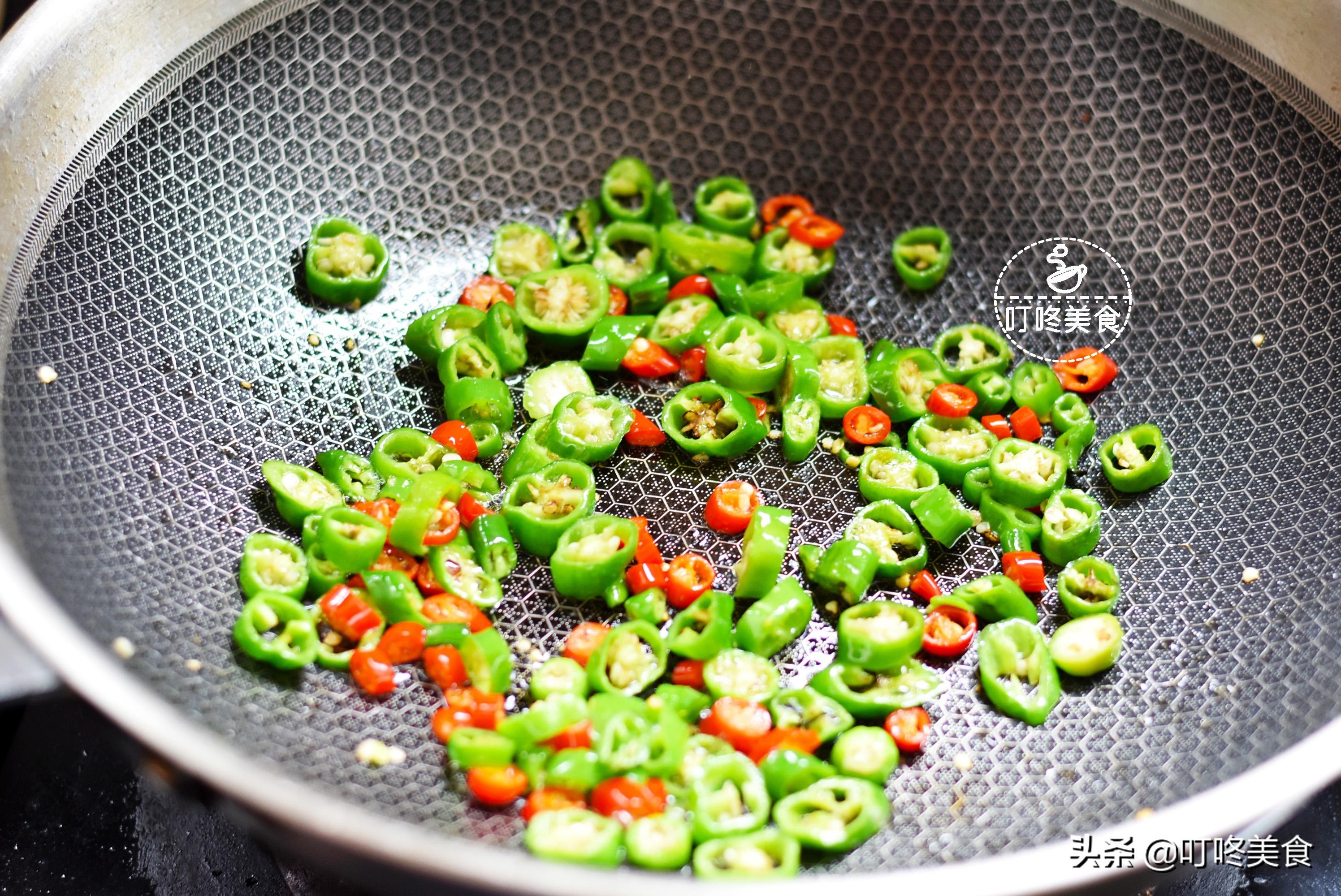 小鱼鱼干怎么炒,炒鱼干怎么热一下