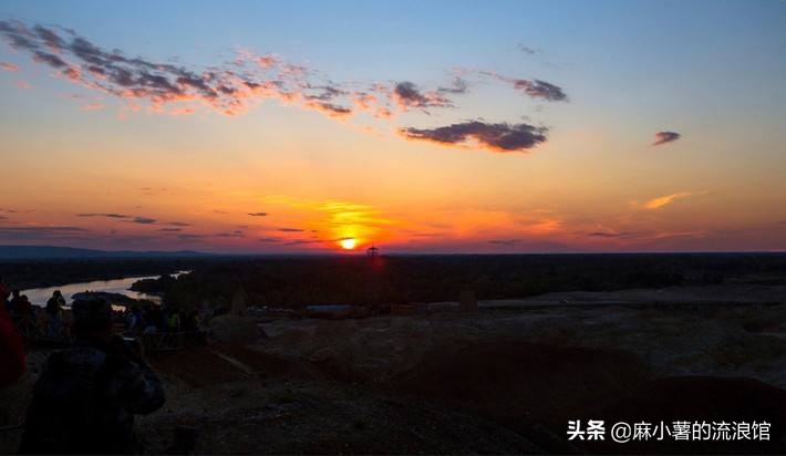 中国国内也有时差？一个凌晨2点看日出，一个晚上11点才天黑
