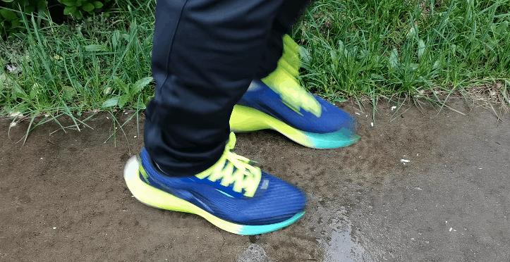 迪卡侬kiprunultralight,迪卡侬跑鞋kiprunkd500测评