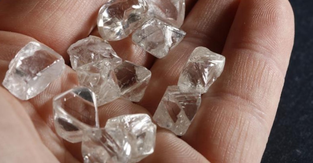 天然钻石和人工培育钻石的区别,一颗钻石恒久远卖多少钱