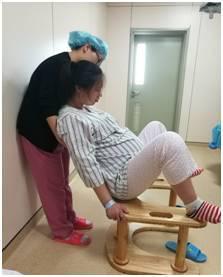 分娩下蹲姿势,分娩时的最佳姿势