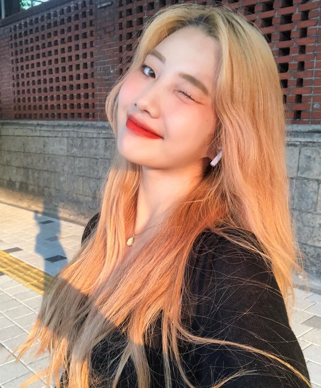 浅色系长发型,浅色系发色不漂长发怎么办