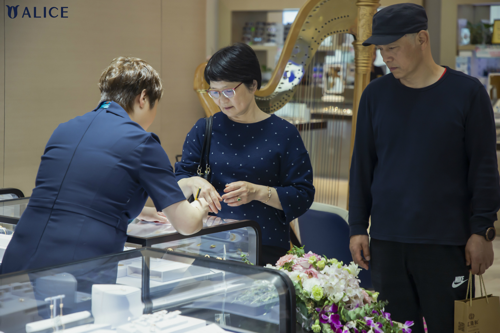 爱丽丝珠宝上海门店,爱丽丝珠宝开业