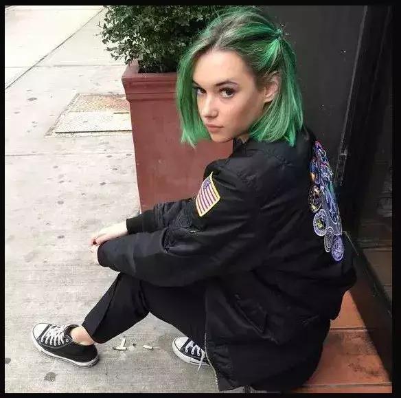 染什么颜色显白百搭又好看不退黄,染什么发色显白不用漂的配方