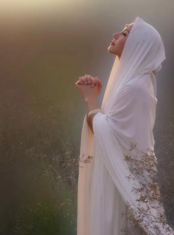 徐悲鸿一生有几段恋情 (一生所爱徐悲鸿)