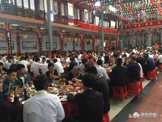 阜南张氏祠堂落成庆典仪式,张氏祠堂唱戏人山人海