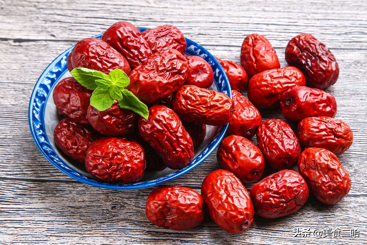 你知道“硫磺枣”和“普通大枣”的区别吗？教你4招，选对好大枣