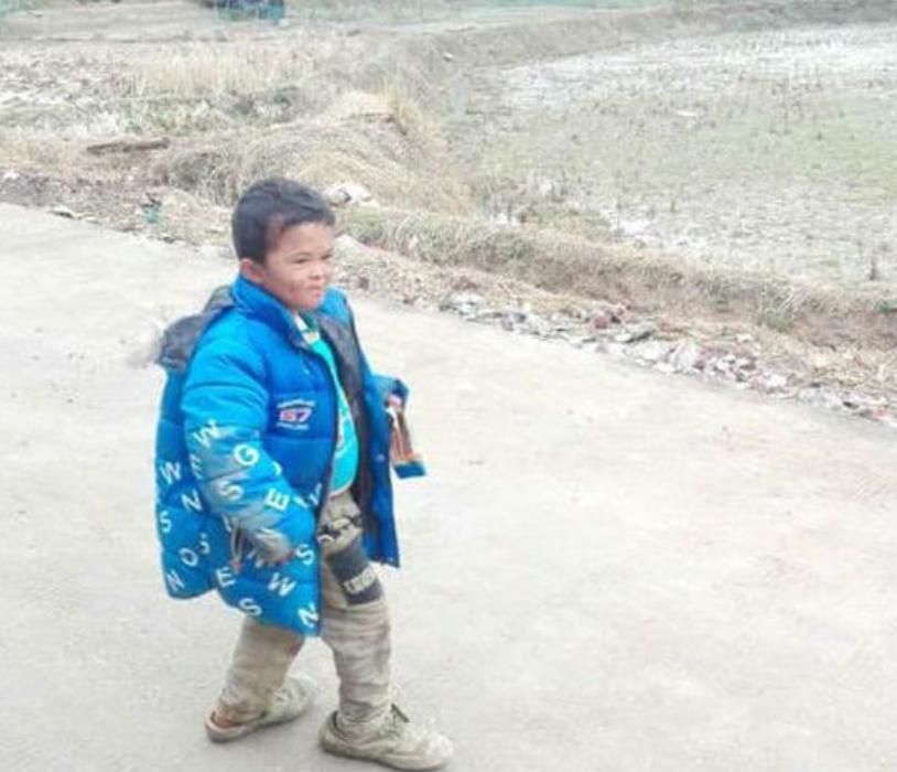 当上“总裁”的“小马云”：石家庄上学，专职保姆照顾，司机接送，大老板运作公司，老家破房新装修