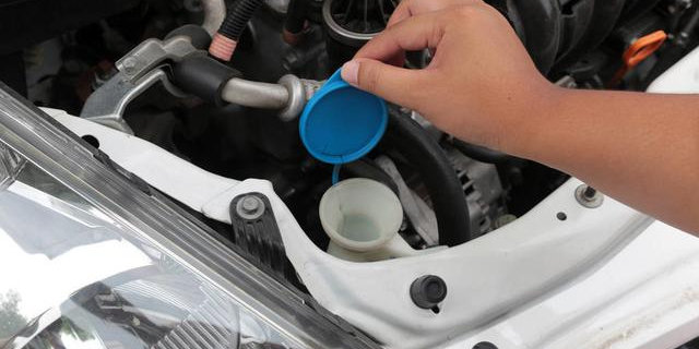 汽车添加玻璃水需要注意什么,汽车玻璃水不怎么用需要加吗