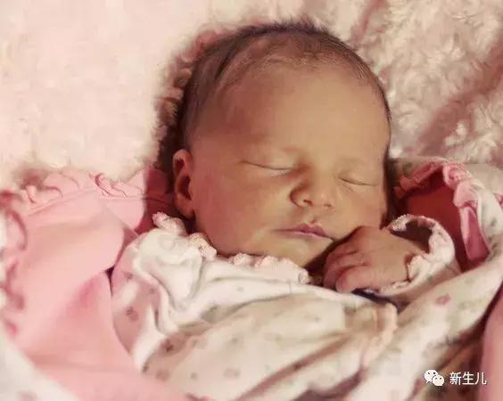 如何判断孩子生病前兆,如何判断宝宝生病了