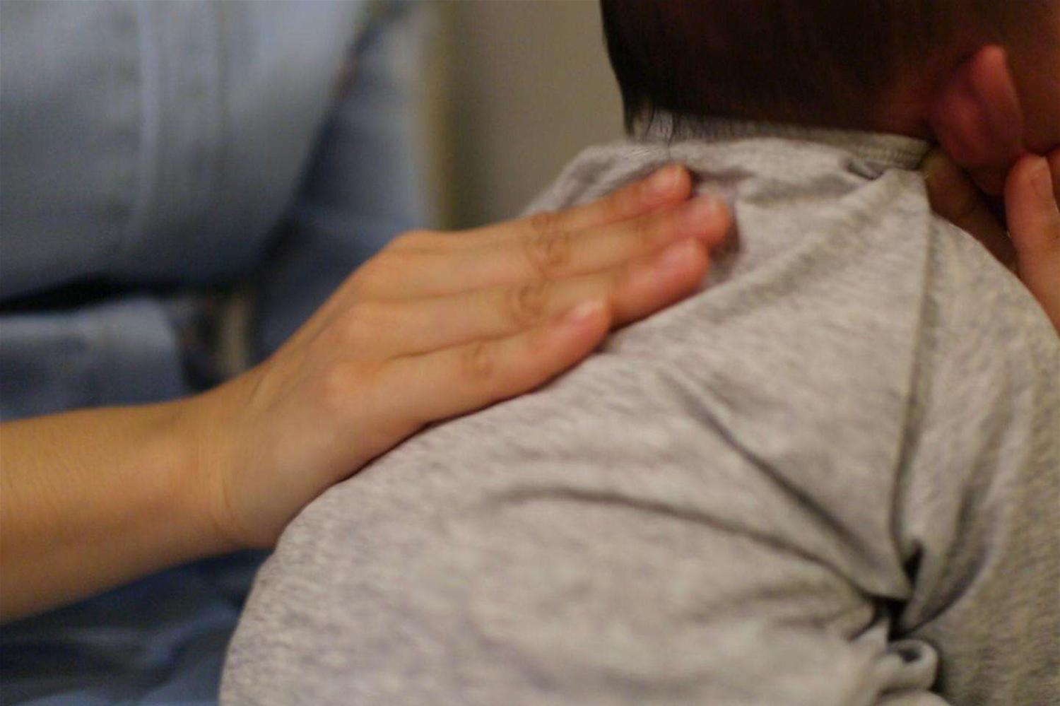 宝宝吐奶怎么解决最快最有效,宝宝吐奶怎么办最有效方法