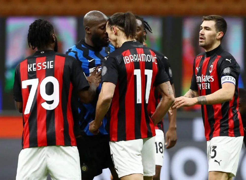 米兰德比冲突,米兰德比卢卡库伊布谁赢了