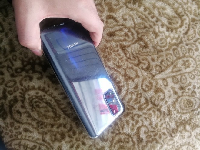 使用四年的华为荣耀8，谈谈更换华为荣耀V30PRO的真实感受