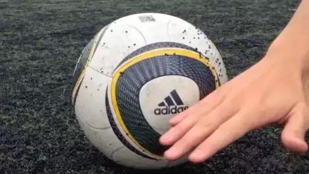 怎样练成c罗的球风,怎么练成c罗一样的背肌