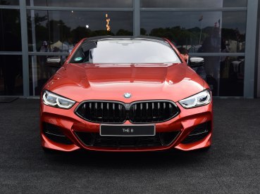 宝马x74.4t测评视频,宝马x7xdrive50i在德国售价