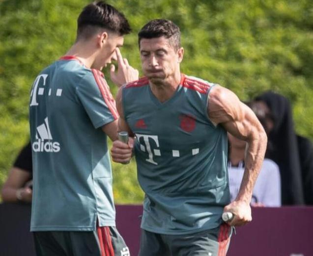 当今足坛4大完美身材，C罗只排第4，贝尔第2，第1实至名归！